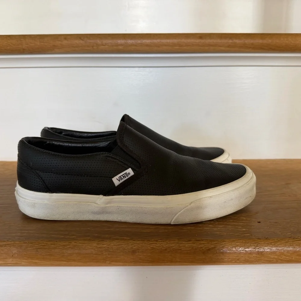 Vans Black Classic Slip-On Perf Leather Unisex Mens 6/ Women’s 7.5